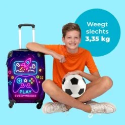NoBoringSuitcases.com® Koffer Groot - Gaming - Console - Neon - Jongens - Trolley Koffer Met TSA-slot - Met Wielen - 90 Liter - Reiskoffer - 66 Cm -Bagageopslag 1200x1200 1470