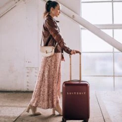 SUITSUIT - Fab Seventies Classic - Biking Red - Handbagage (55 Cm) -Bagageopslag 1200x1200 500