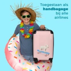NoBoringSuitcases.com® Kinderkoffer - Trolley Kinderen - Varken - Roze - Skateboard - Kinderen - Meisje - Koffer Dieren - Past Binnen 55x40x20 Cm En 55x35x25 Cm - Reiskoffer Met Wielen -Bagageopslag 1200x1200 816