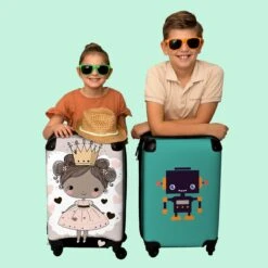 NoBoringSuitcases.com® Kinderkoffer - Trolley Op Wieltjes - Prinses - Hartjes - Kroon - Roze - Meisjes - Koffer Meisje - Past Binnen 55x40x20 Cm En 55x35x25 Cm - Reiskoffer - Fotokoffer 16 NoBoringSuitcases.com® Kinderkoffer - Trolley Op Wieltjes - Prinses - Hartjes - Kroon - Roze - Meisjes - Koffer Meisje - Past Binnen 55x40x20 Cm En 55x35x25 Cm - Reiskoffer - Fotokoffer -Bagageopslag 1200x1200 941