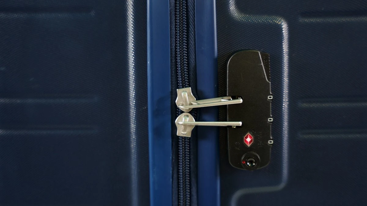 ©TROLLEYZ - Amsterdam No.9 - Trolley - 55cm Met TSA Slot - Dubbele Wielen - 360° Spinners - 100% ABS - Handbagage Koffer In Ocean Blue 8 ©TROLLEYZ - Amsterdam No.9 - Trolley - 55cm Met TSA Slot - Dubbele Wielen - 360° Spinners - 100% ABS - Handbagage Koffer In Ocean Blue - Afbeelding 6