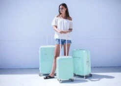 SUITSUIT - Fabulous Fifties - Luminous Mint - Reiskoffer (76 Cm) -Bagageopslag 1200x848 2