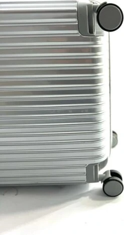 AATravel S Reiskoffer - Trolley ABS - Handbagage - Met Dubbele Wielen - 53 Cm - 37 Liter - Zilver 9 AATravel S Reiskoffer - Trolley ABS - Handbagage - Met Dubbele Wielen - 53 Cm - 37 Liter - Zilver -Bagageopslag 636x1200 1