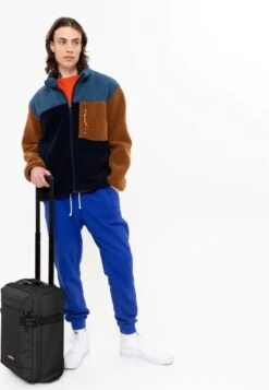 Eastpak TRANVERZ XXS Reiskoffer, Handbagage (45 X 32 X 20 Cm) - Black -Bagageopslag 830x1200