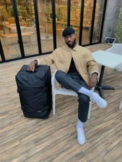 Eastpak TRANVERZ M Reiskoffer (67 X 35.5 X 30 Cm) - Black -Bagageopslag 900x1200 50