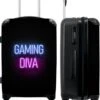 NoBoringSuitcases.com® Koffer Groot - Gaming - Quotes - Neon - Gaming Diva - Vrouwen - Trolley Koffer Met TSA-slot - Met Wielen - 90 Liter - Reiskoffer - 66 Cm 1 NoBoringSuitcases.com® Koffer Groot - Gaming - Quotes - Neon - Gaming Diva - Vrouwen - Trolley Koffer Met TSA-slot - Met Wielen - 90 Liter - Reiskoffer - 66 Cm -Bagageopslag 985x1200 5